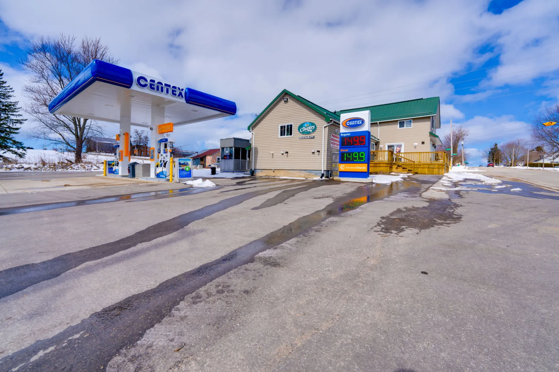 Commercial gas bar and restaurant property exterior